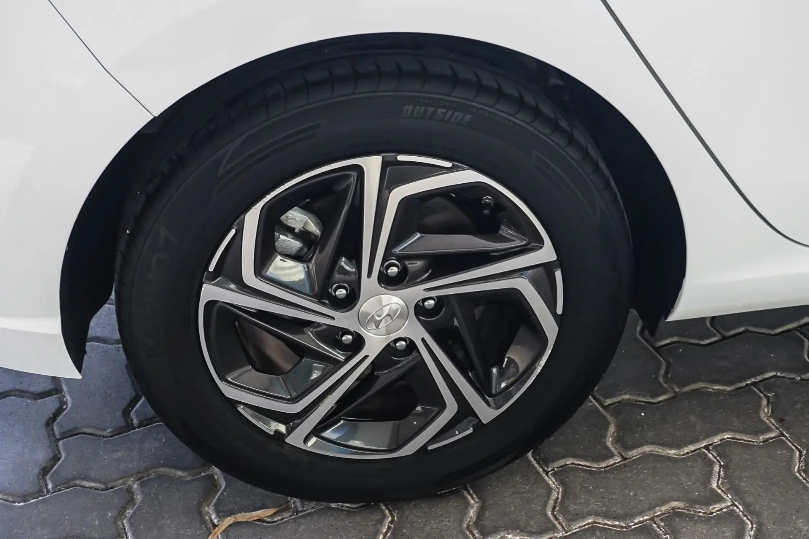 2022 Hyundai i30 Gallery Image 16