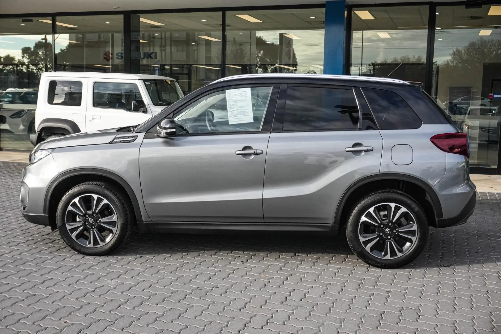 2023 Suzuki Vitara Gallery Image 4