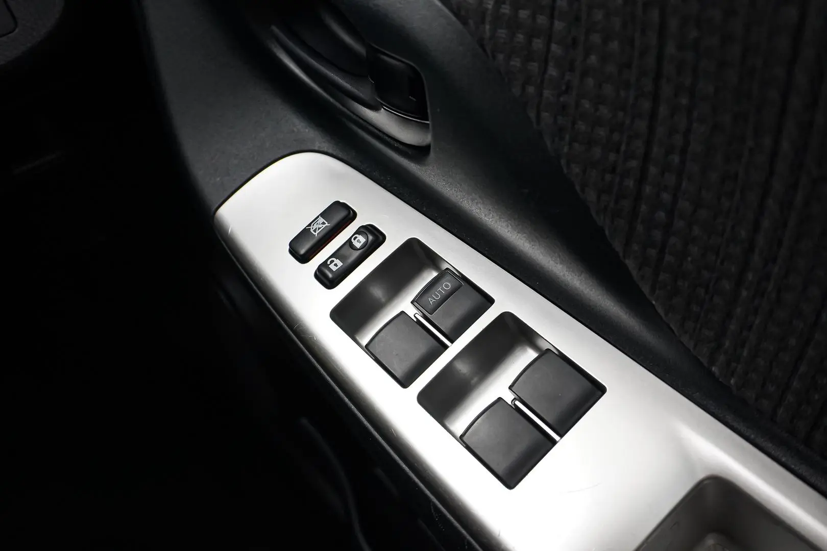 2016 Toyota Yaris Gallery Image 20