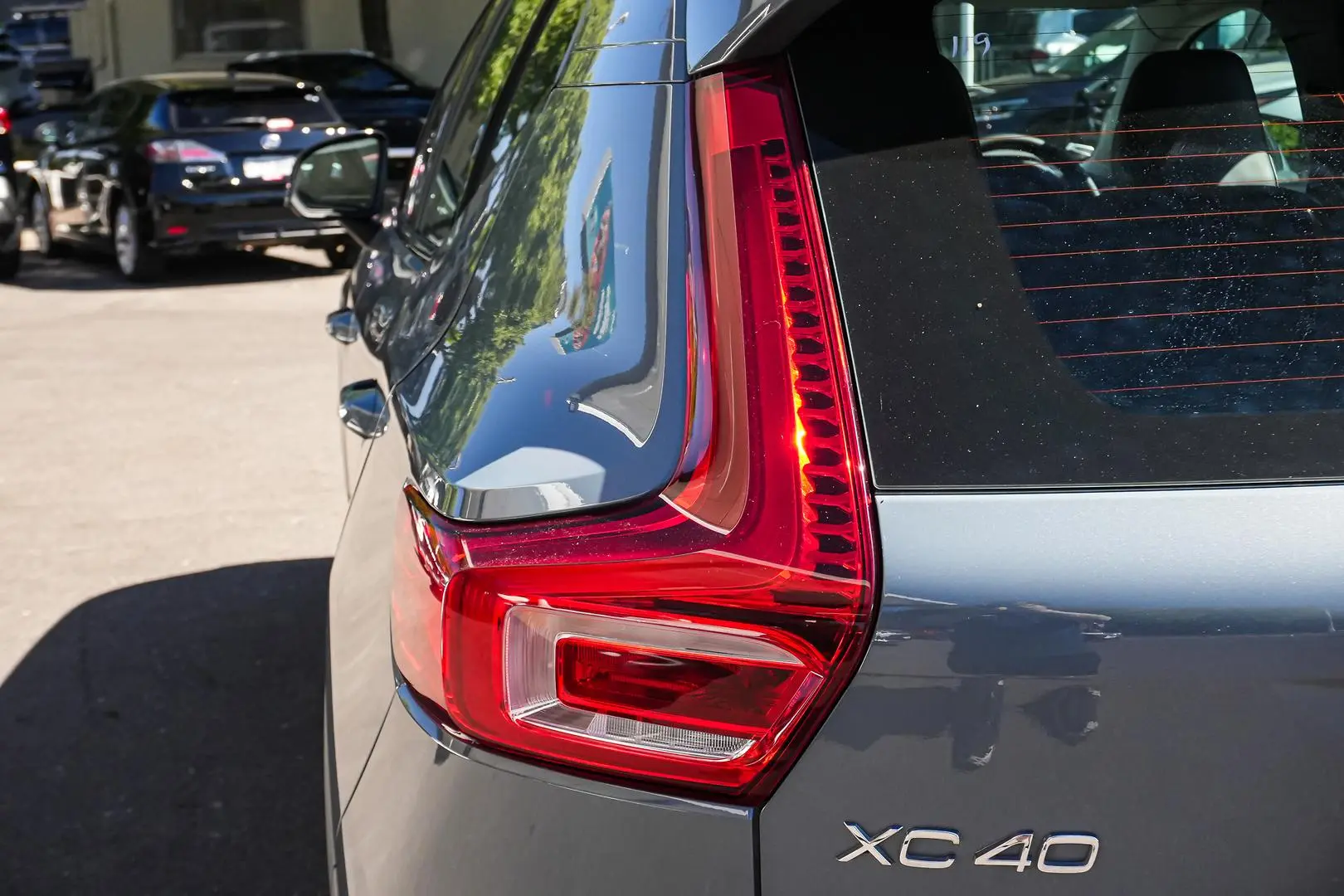 2023 Volvo XC40 Gallery Image 7