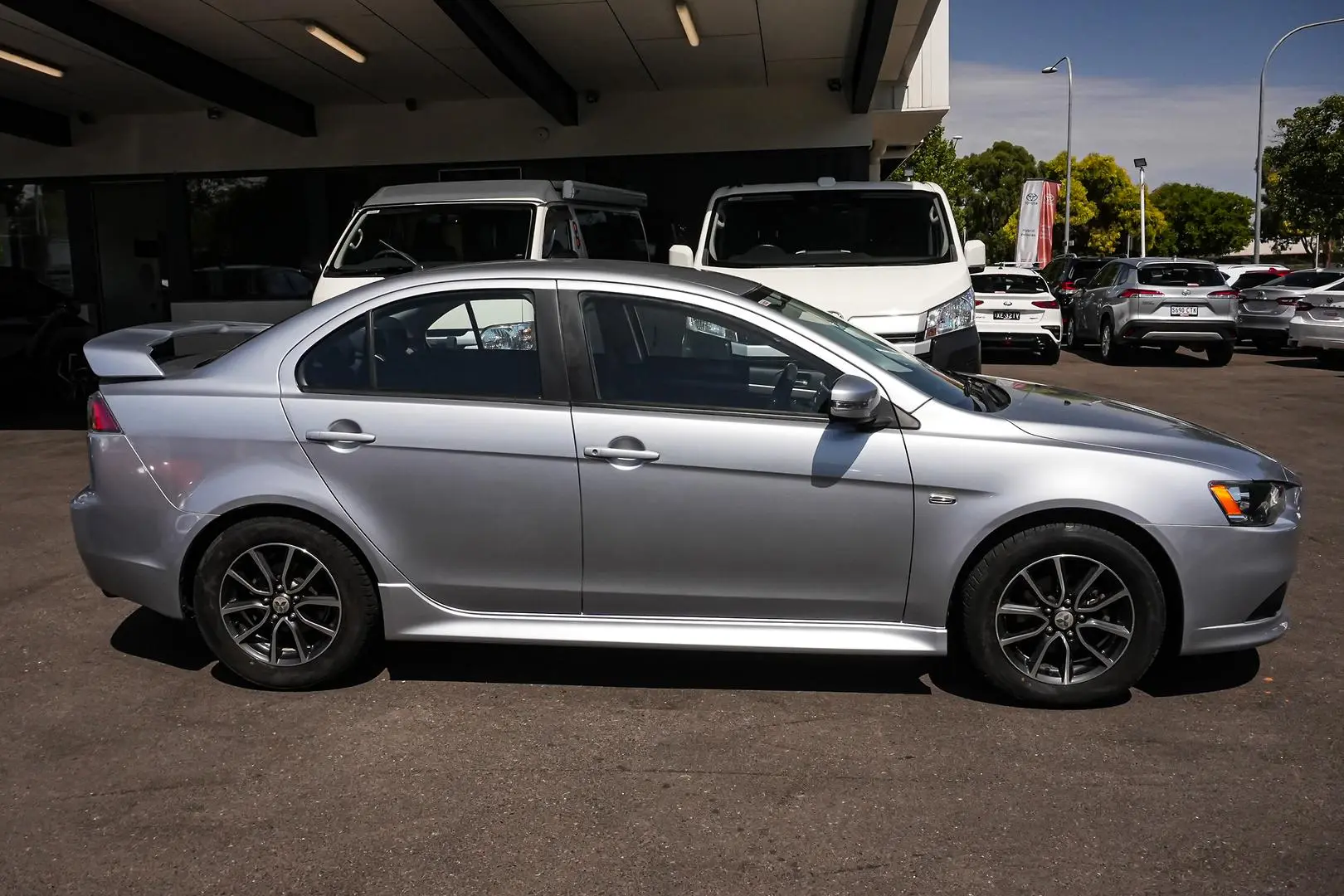 2014 Mitsubishi Lancer Gallery Image 4