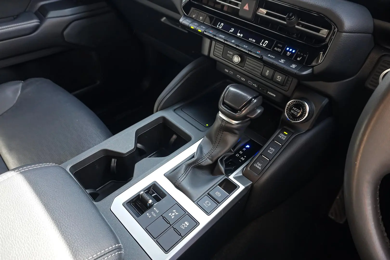 2024 Toyota Landcruiser Prado Gallery Image 19