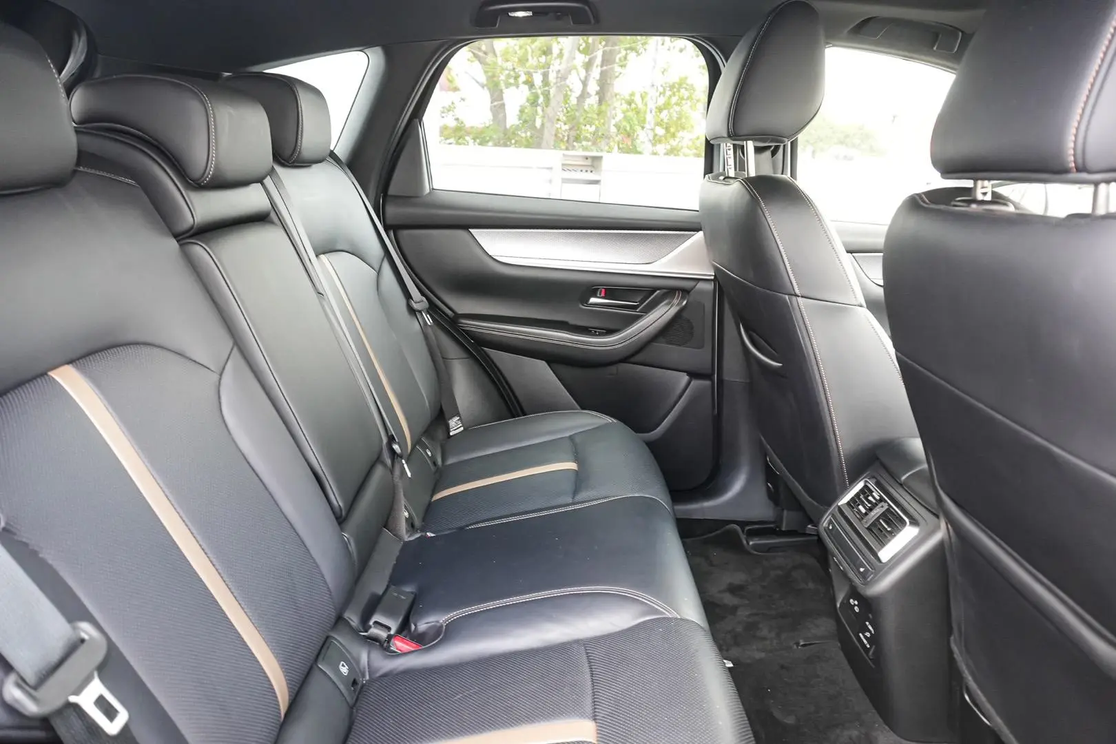 2023 Mazda CX-60 Gallery Image 9