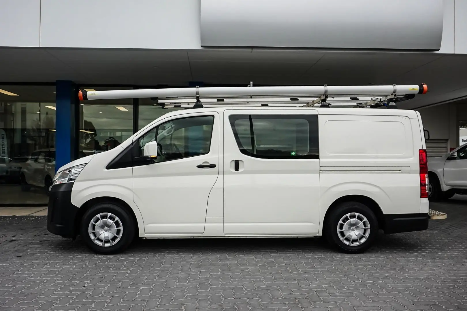 2020 Toyota Hiace Gallery Image 3