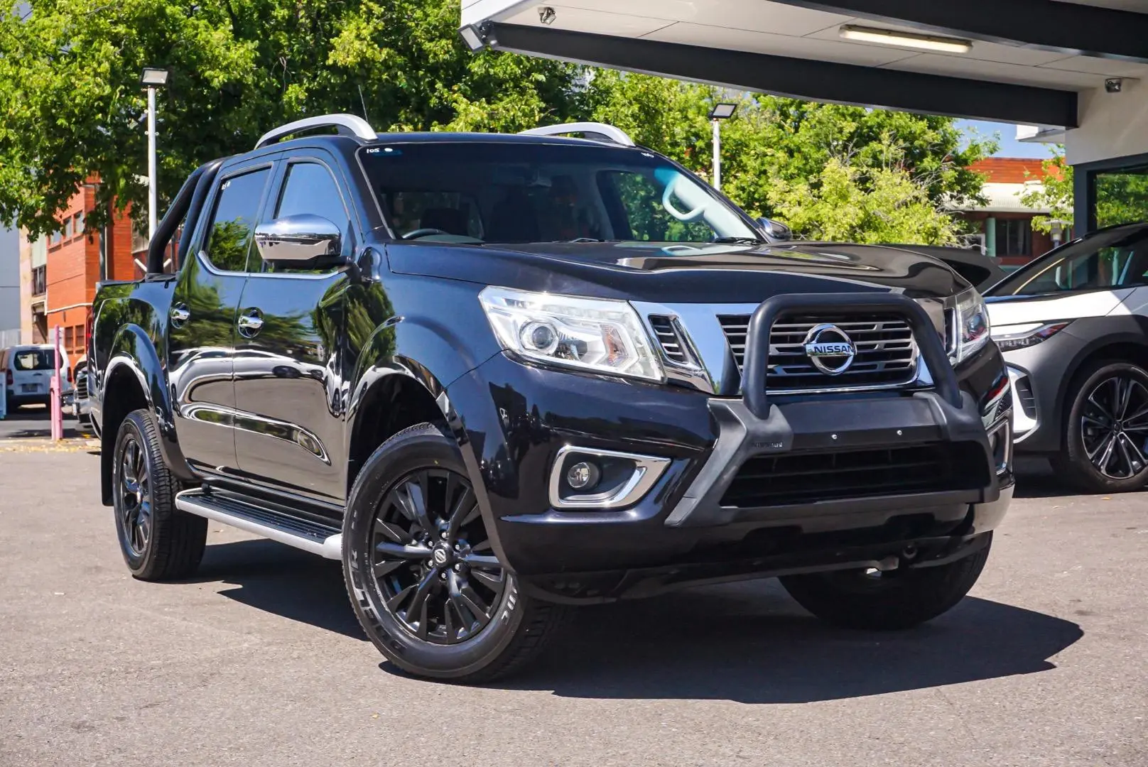 2018 Nissan Navara Gallery Image 2