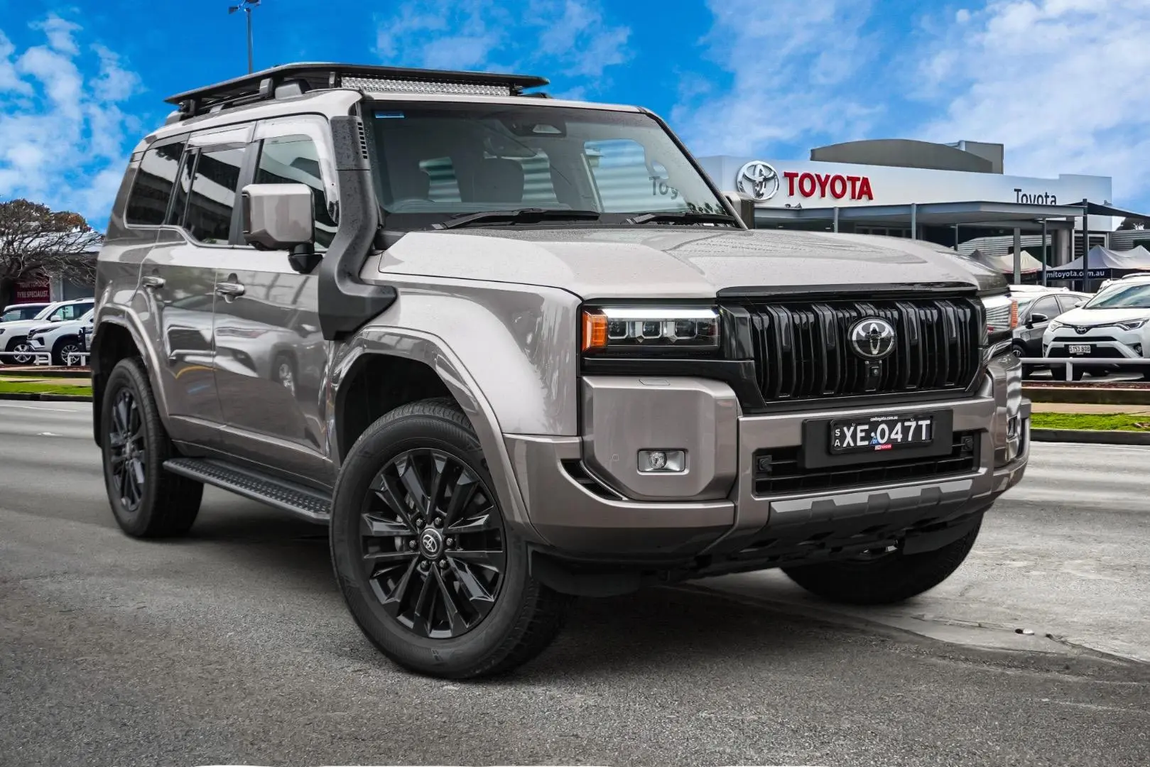 2024 Toyota Landcruiser Prado Image