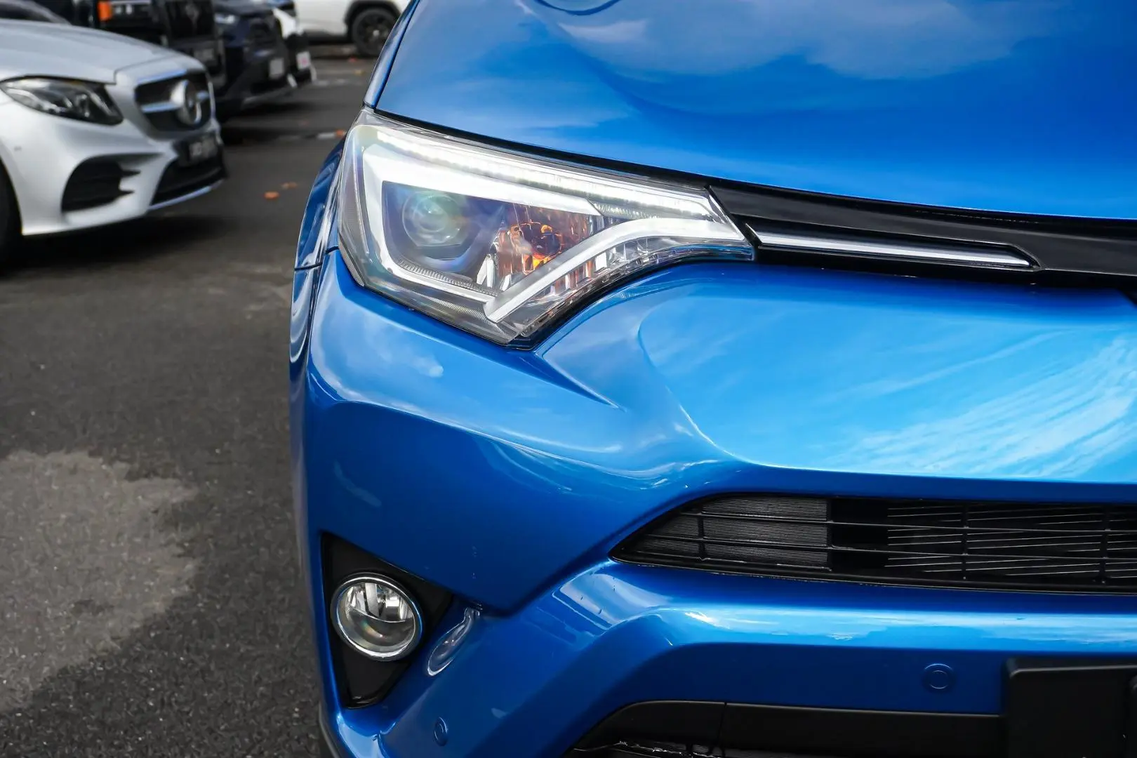 2016 Toyota RAV4 Gallery Image 13