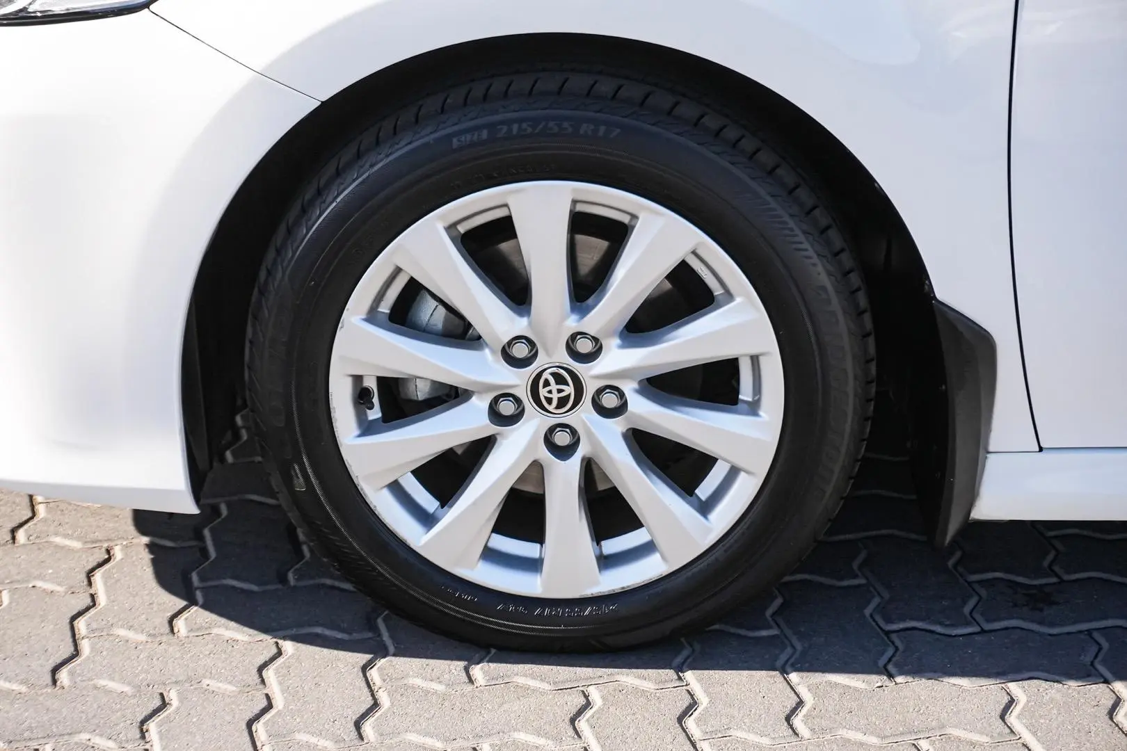 2020 Toyota Camry Gallery Image 10