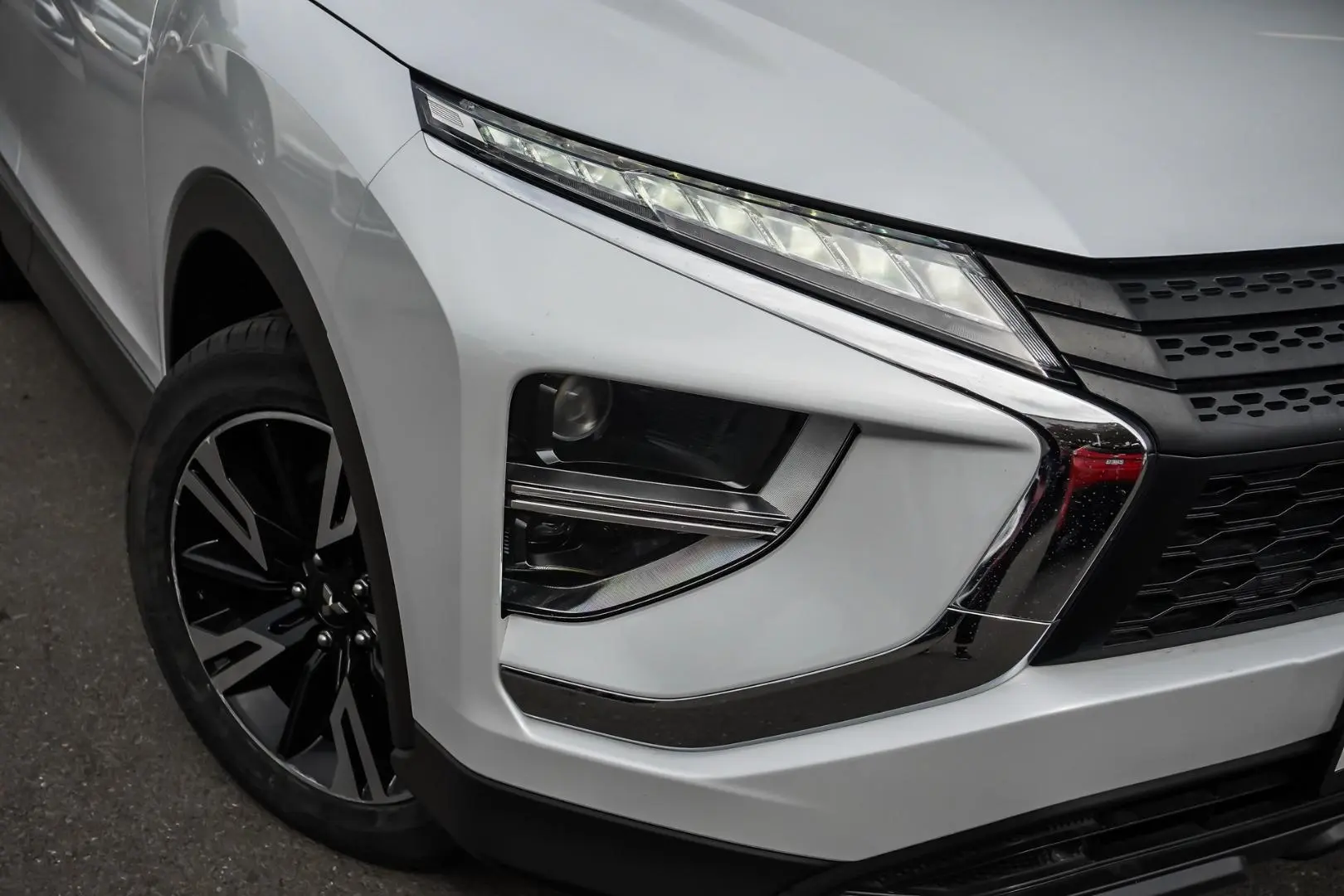 2023 Mitsubishi Eclipse Cross Gallery Image 11