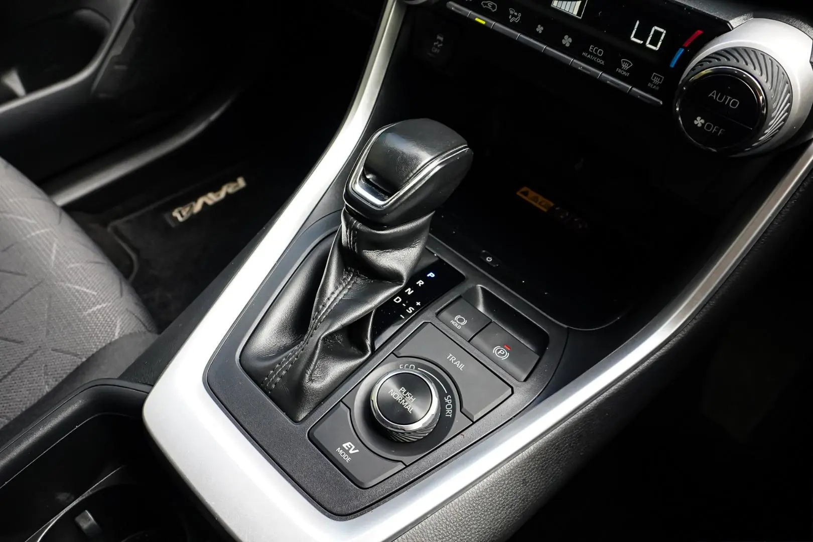 2022 Toyota RAV4 Gallery Image 19