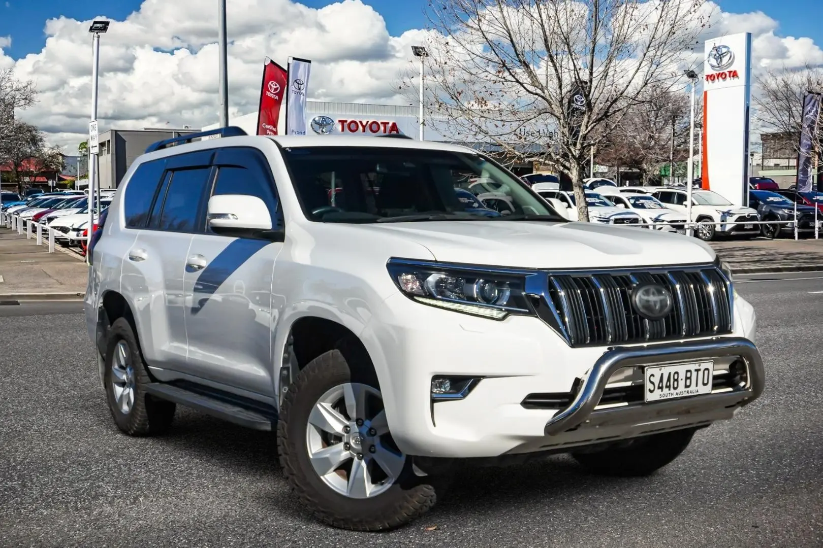 2017 Toyota Landcruiser Prado Gallery Image 1
