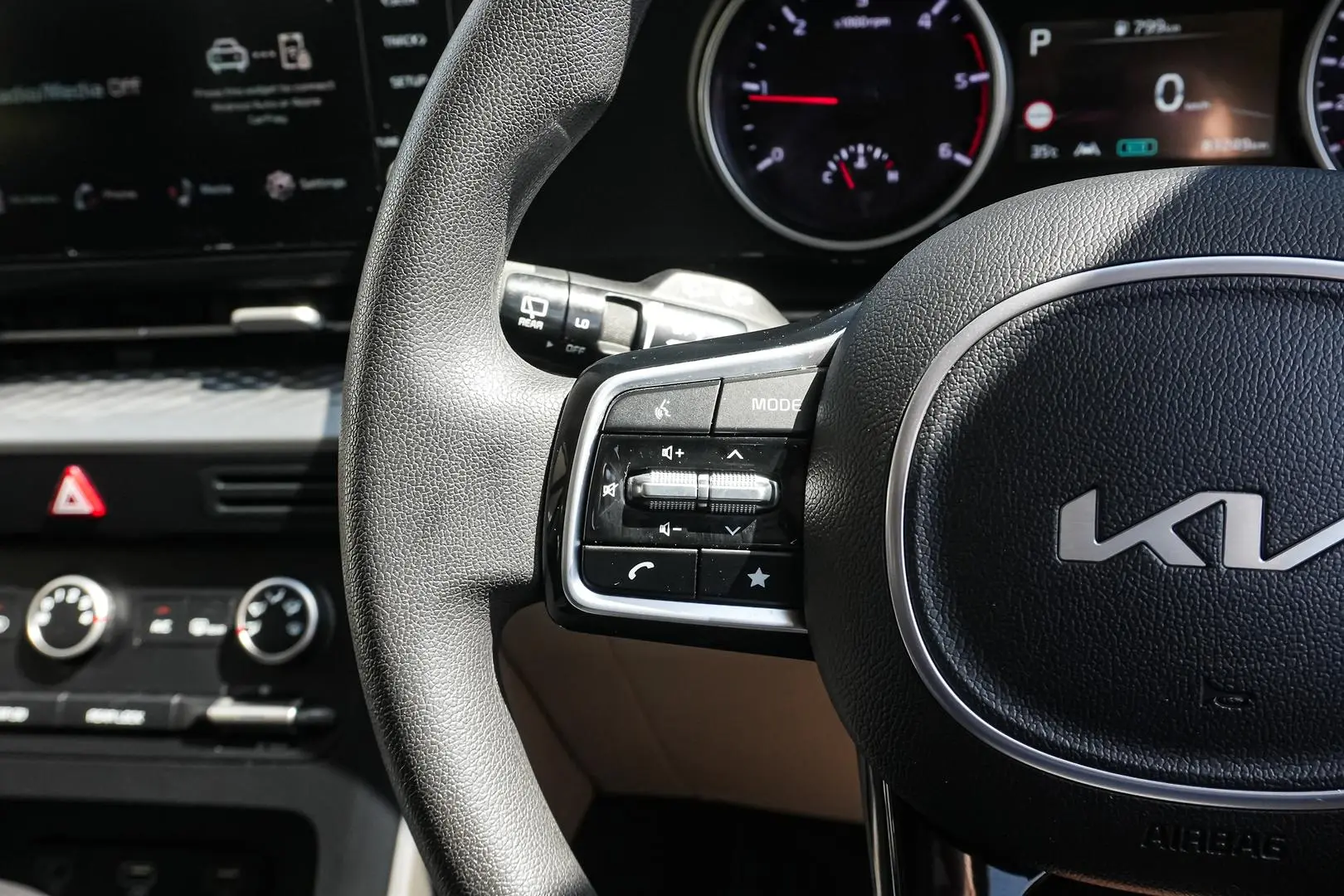 2022 Kia Carnival Gallery Image 19