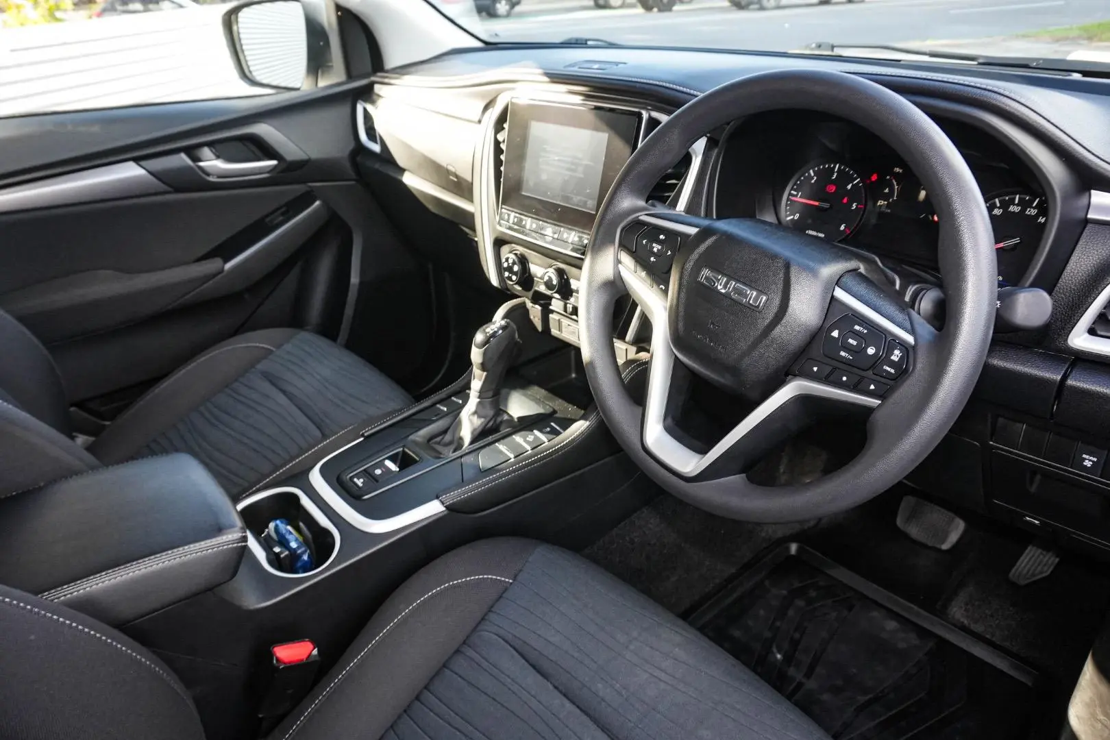 2023 Isuzu MU-X Gallery Image 7
