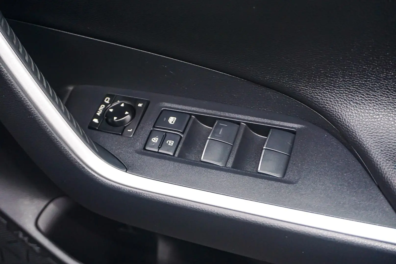 2021 Toyota RAV4 Gallery Image 18