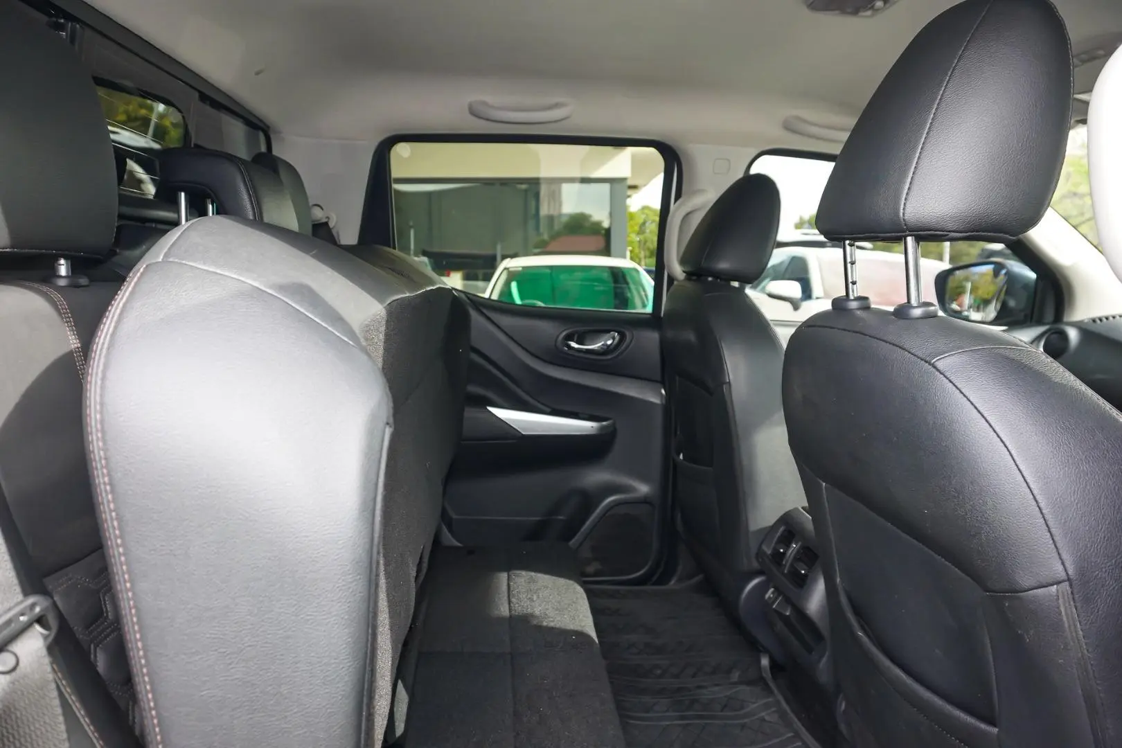 2023 Nissan Navara Gallery Image 8