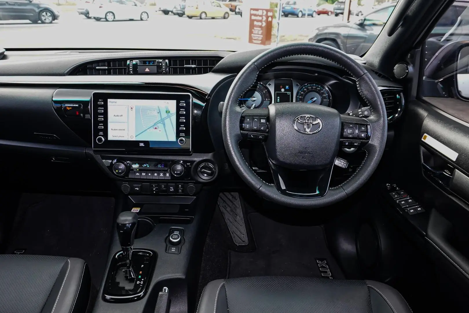 2024 Toyota Hilux Gallery Image 9