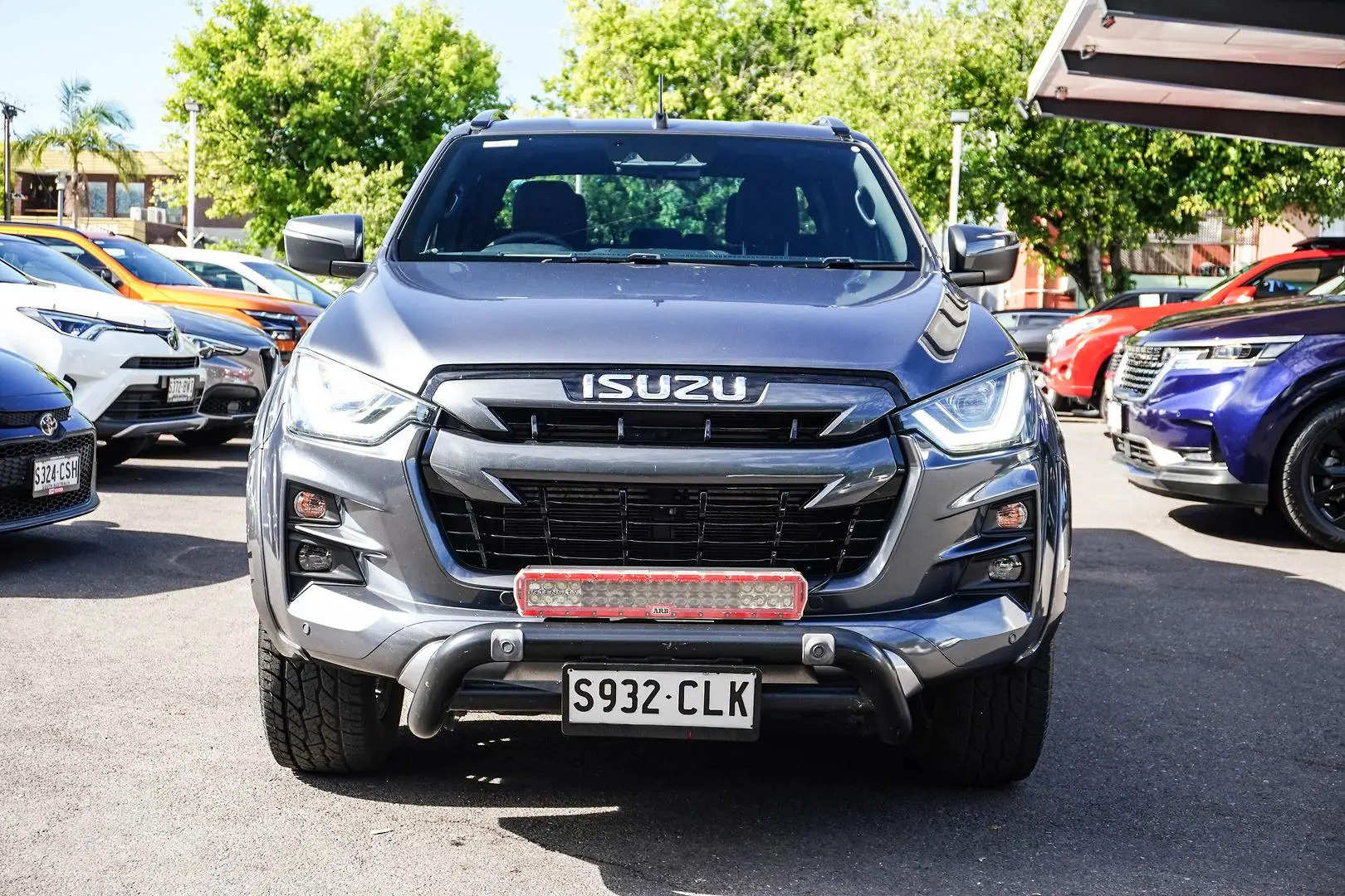 2021 Isuzu D-MAX Gallery Image 4