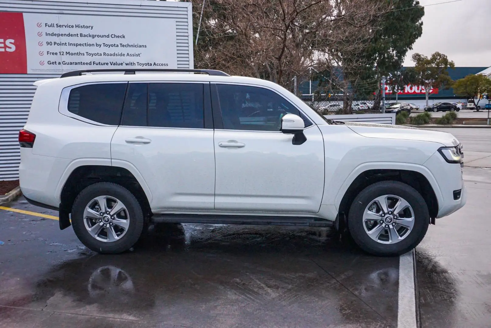 2021 Toyota Landcruiser Gallery Image 4