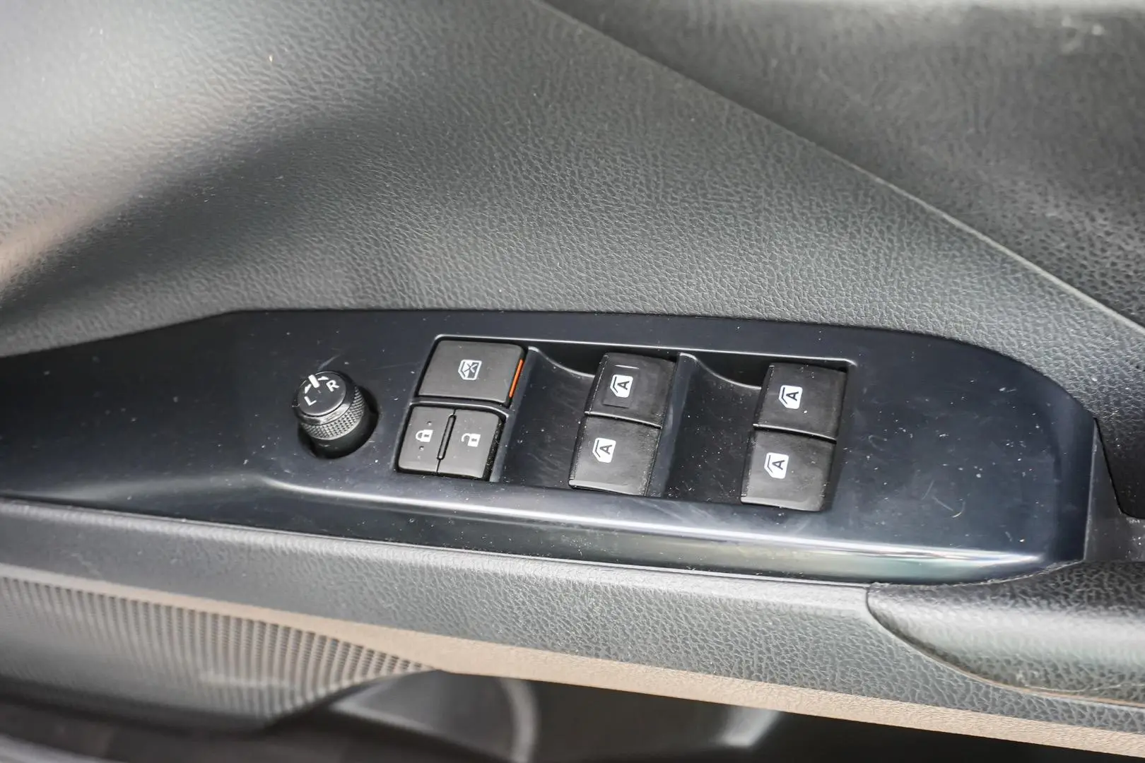 2018 Toyota Camry Gallery Image 18