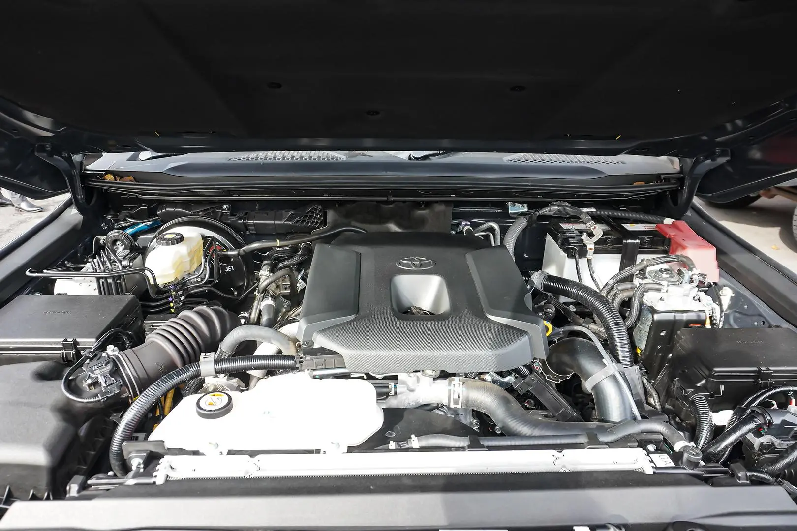 2025 Toyota Landcruiser Prado Gallery Image 27