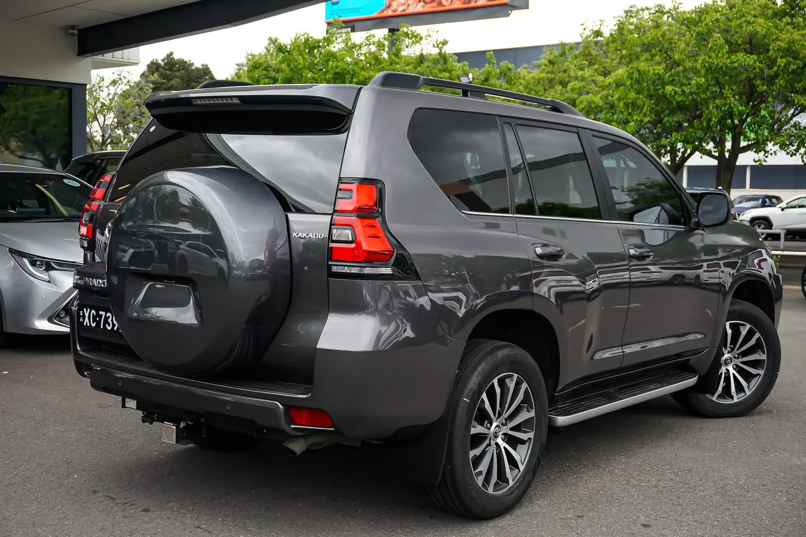2022 Toyota Landcruiser Prado Gallery Image 3