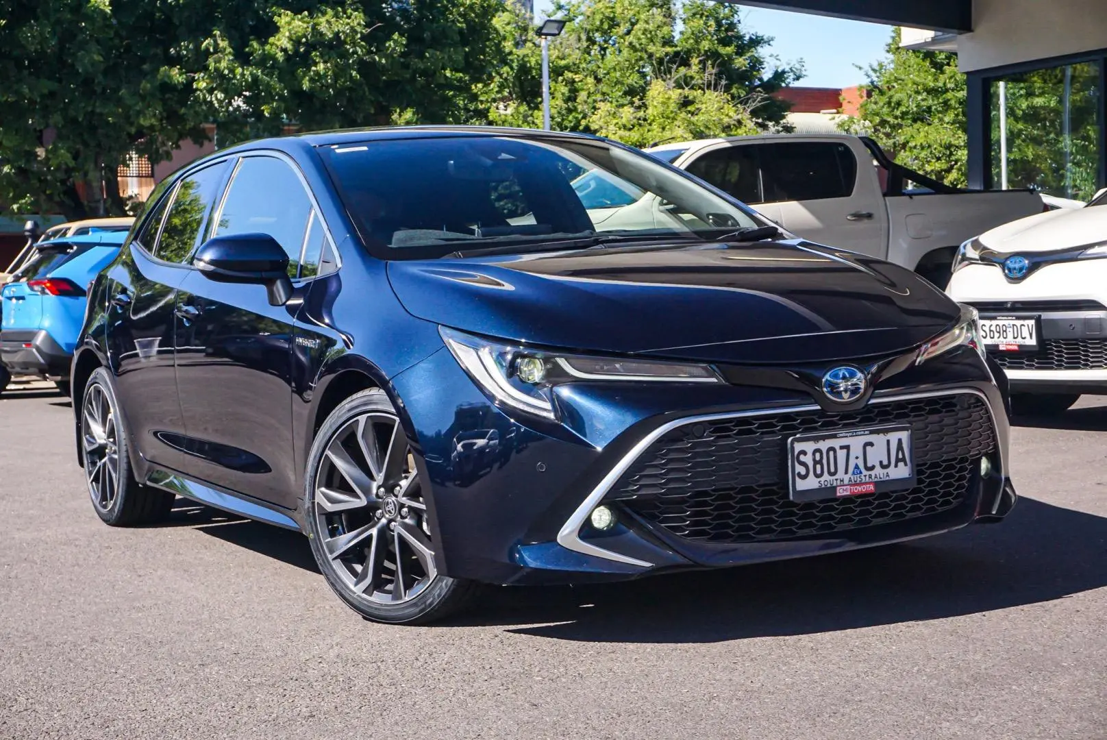 2020 Toyota Corolla Gallery Image 2