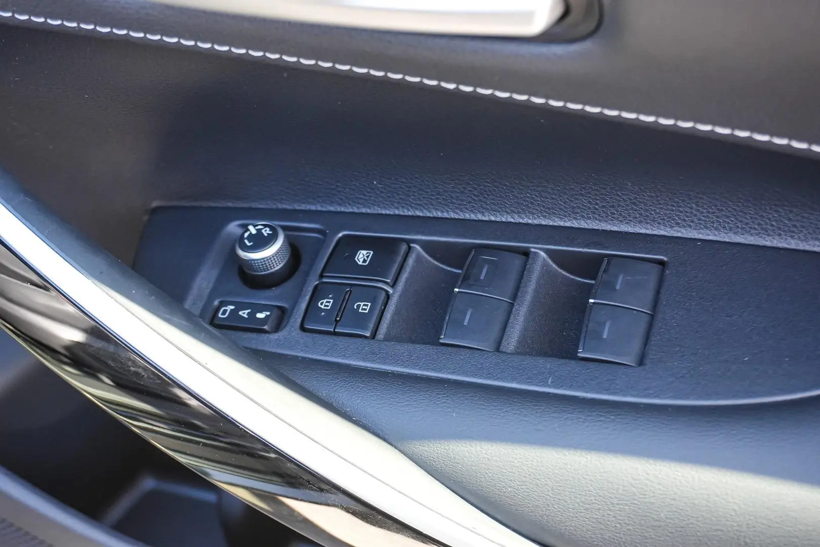 2020 Toyota Corolla Gallery Image 18