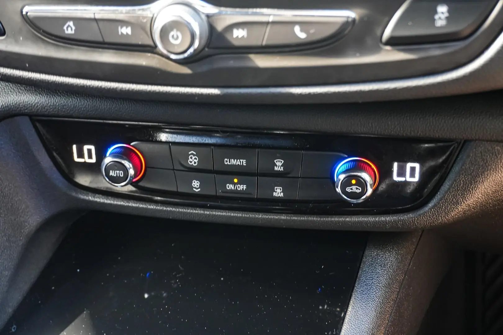 2018 Holden Commodore Gallery Image 21