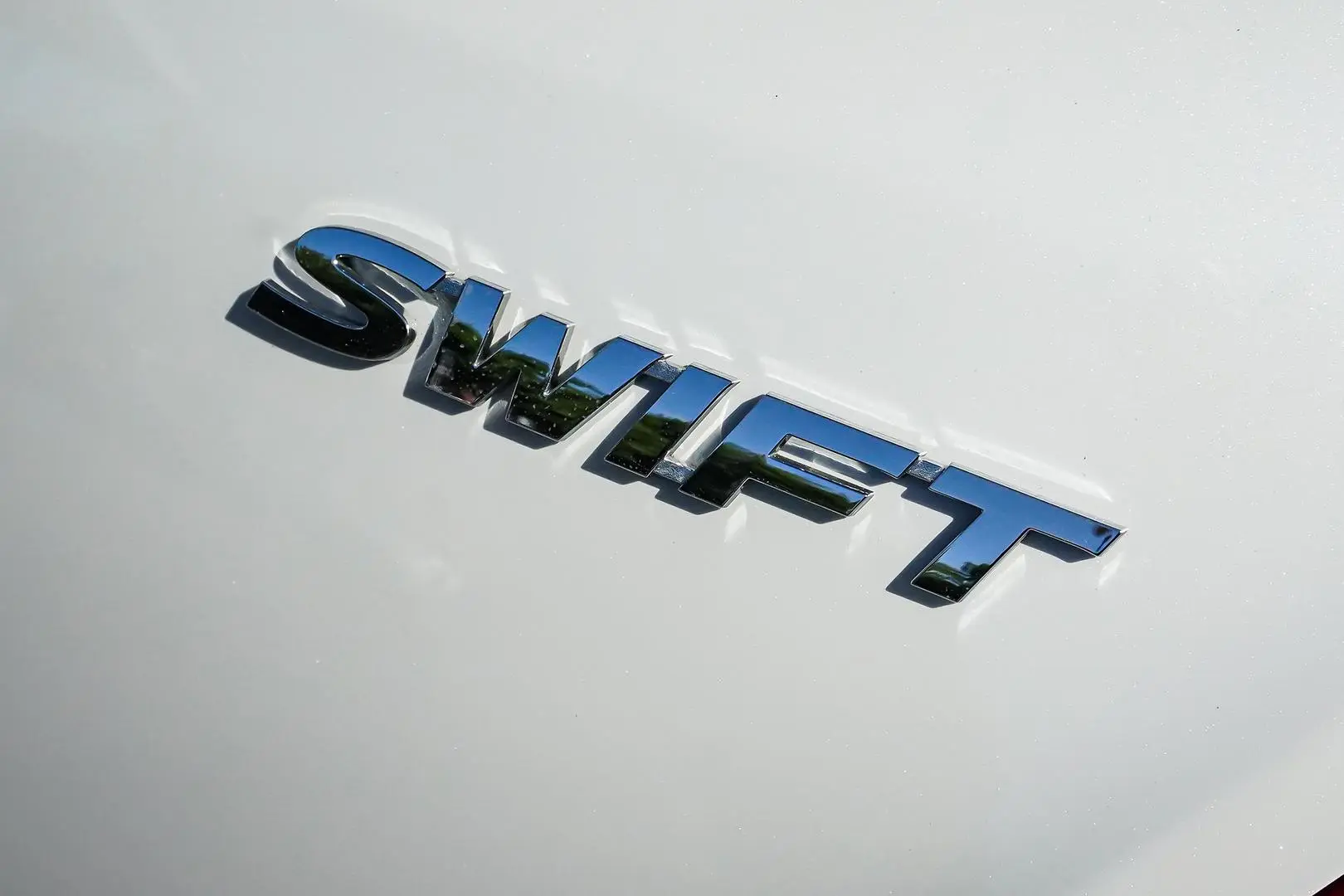 2013 Suzuki Swift Gallery Image 14