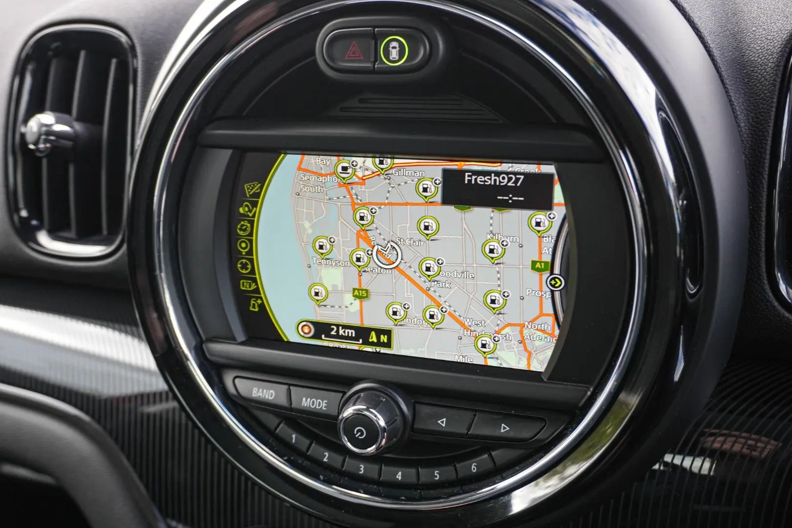 2017 MINI Countryman Gallery Image 23