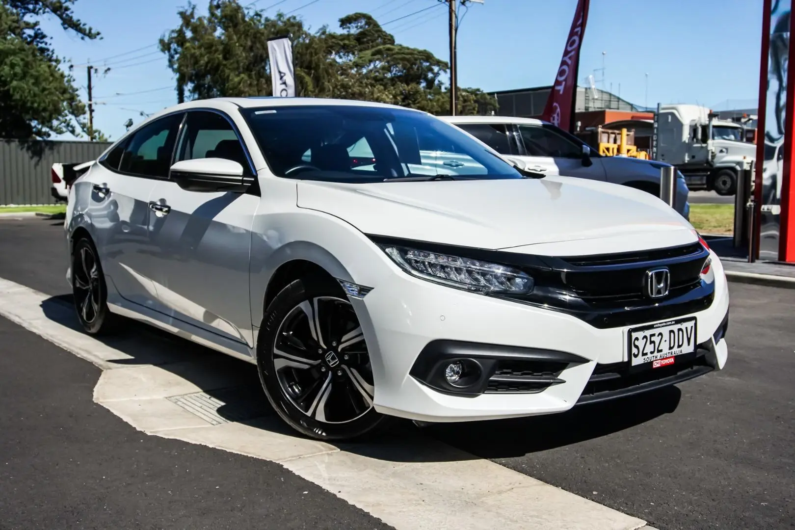 2016 Honda Civic Gallery Image 1