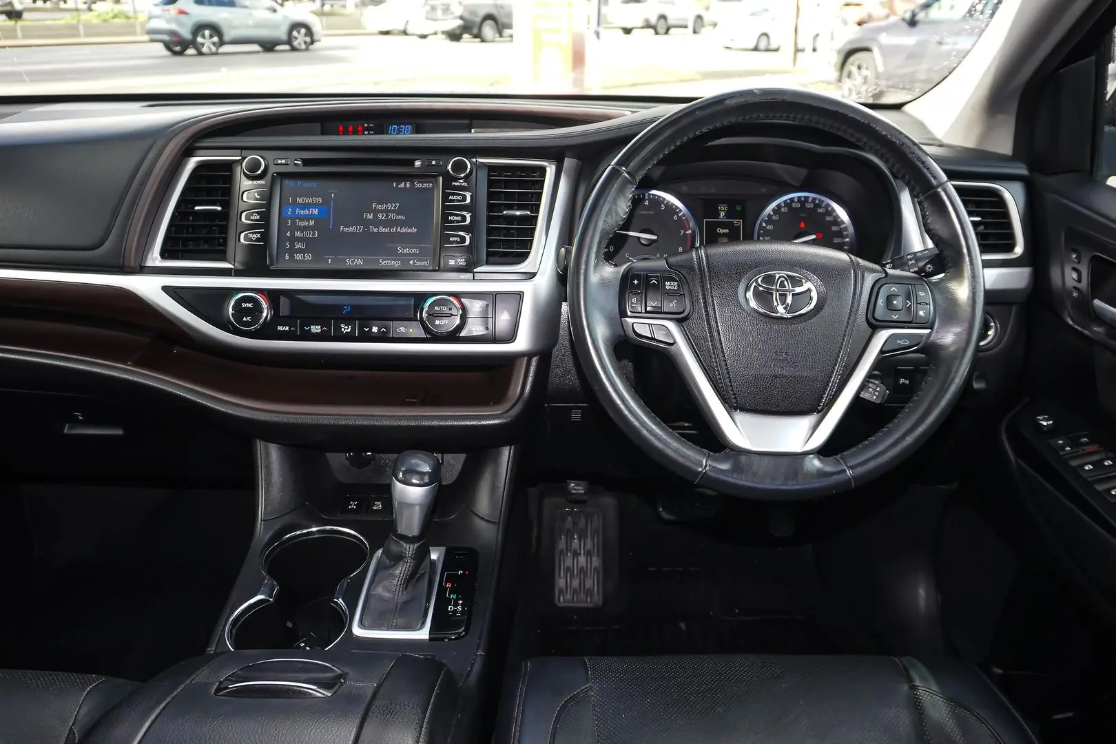 2014 Toyota Kluger Gallery Image 9