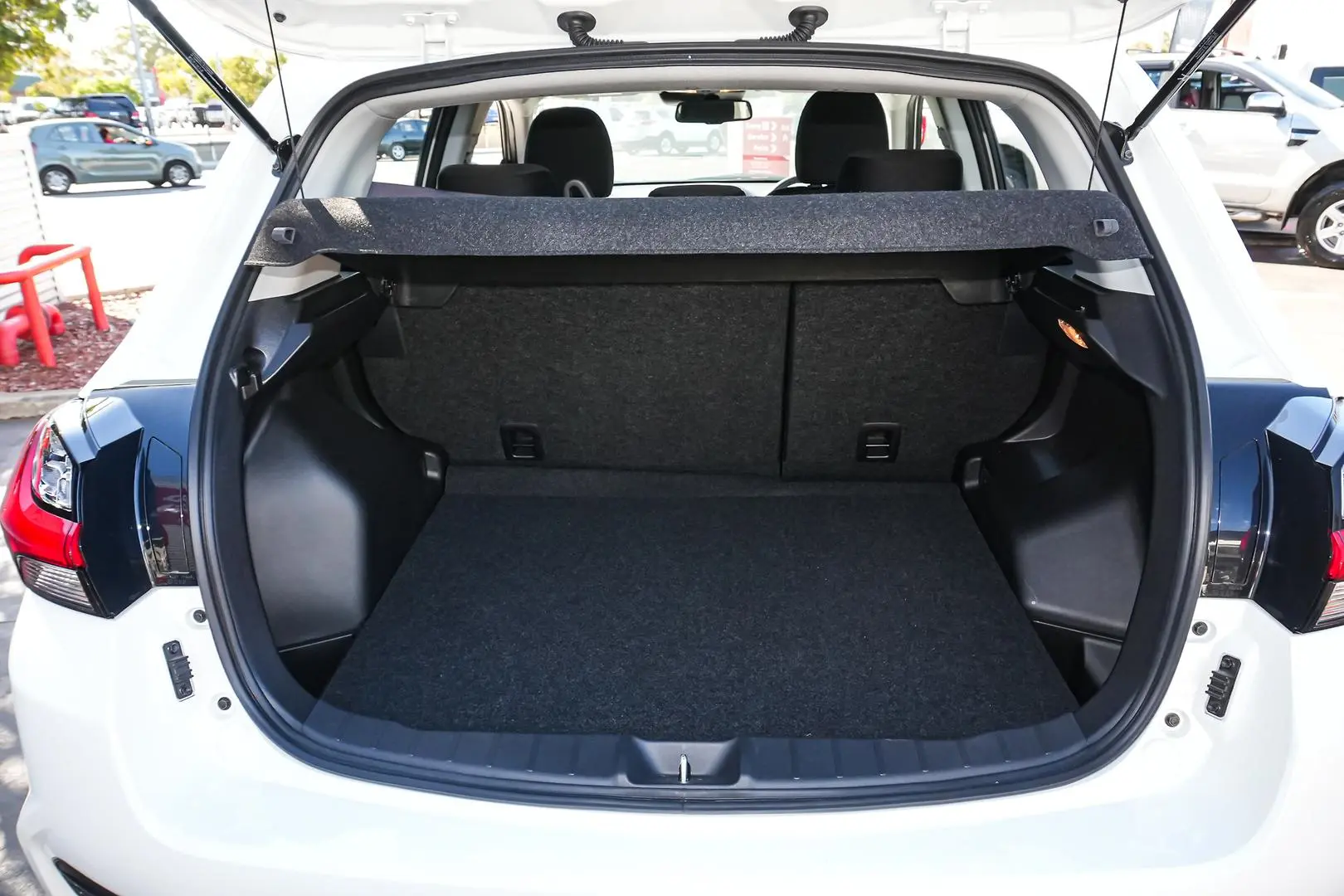 2024 Mitsubishi ASX Gallery Image 13