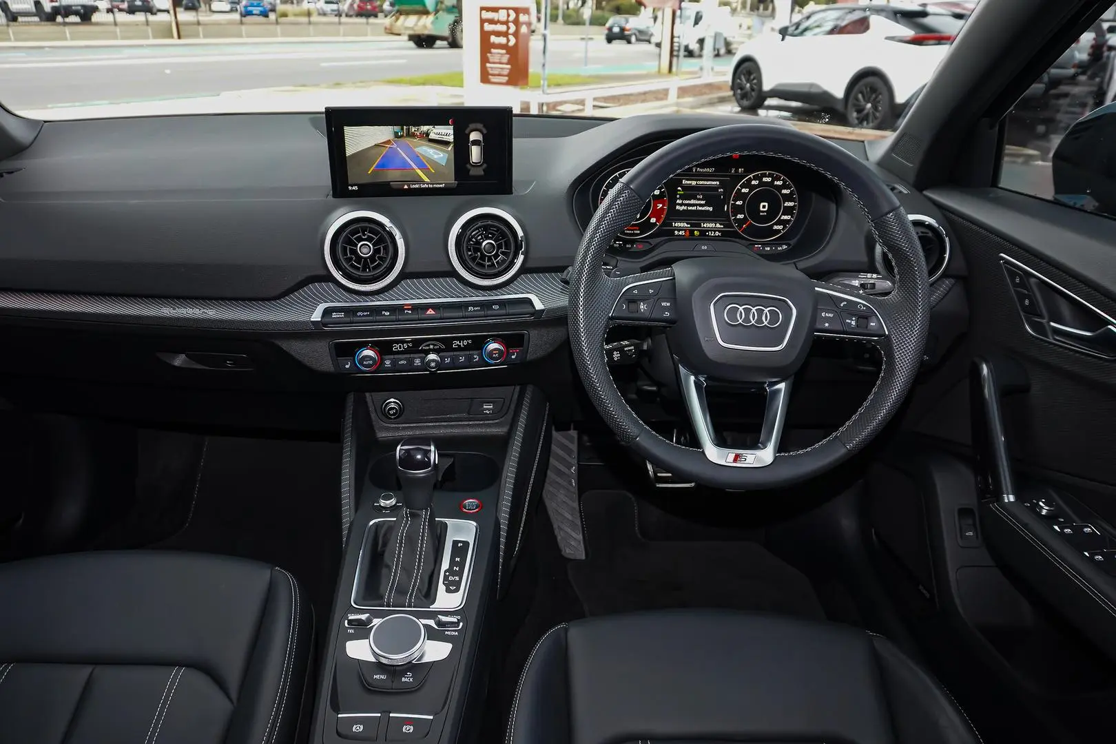 2023 Audi SQ2 Gallery Image 9