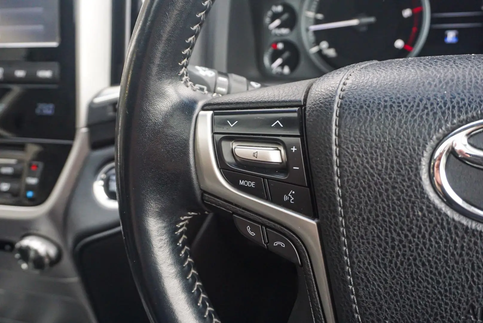 2018 Toyota Landcruiser Gallery Image 19
