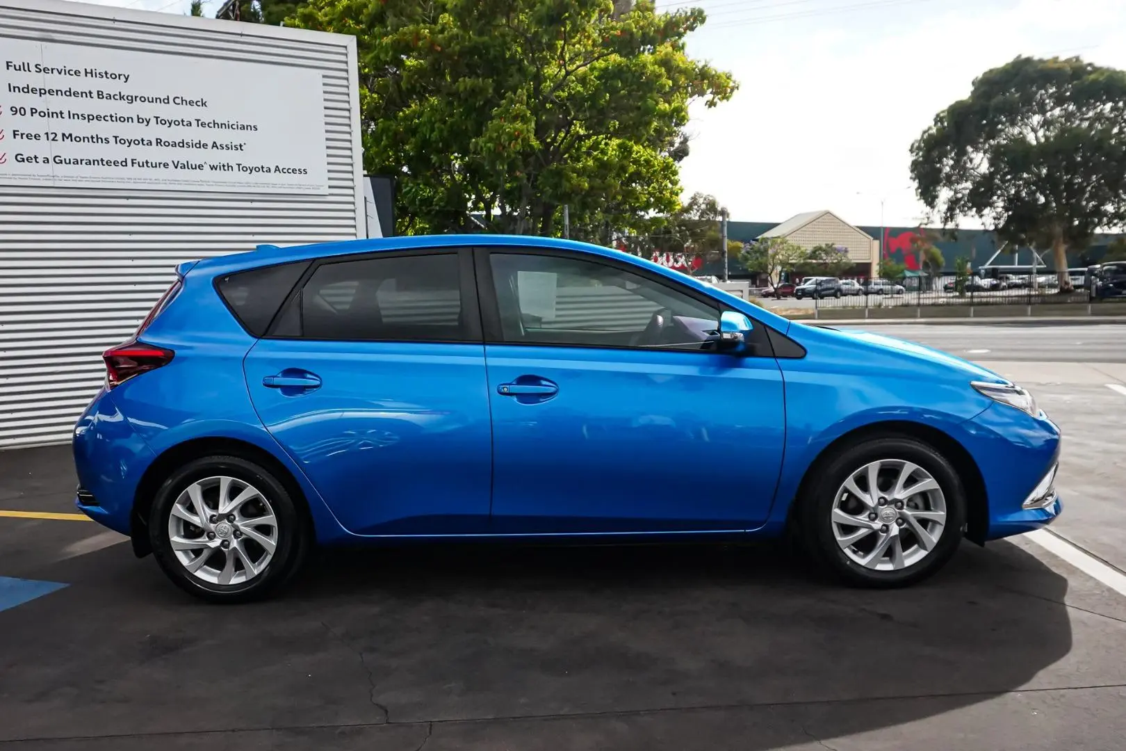 2016 Toyota Corolla Gallery Image 4