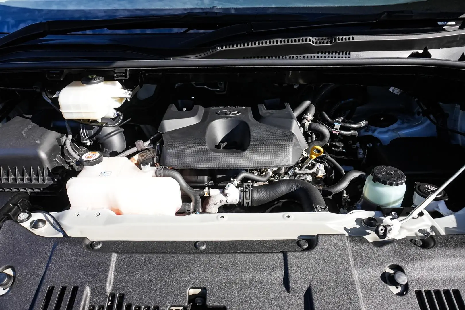 2022 Toyota Hiace Gallery Image 24