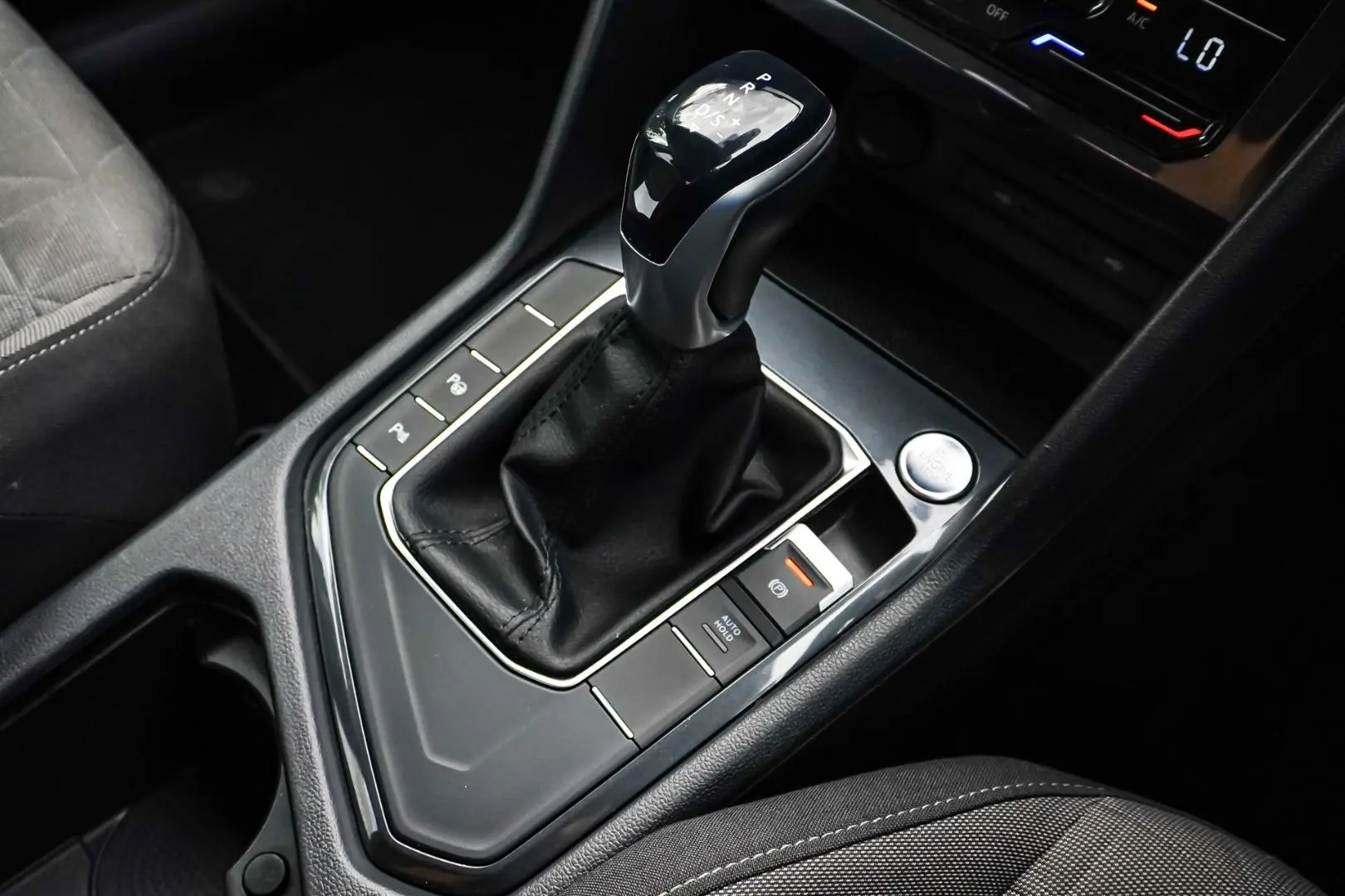 2023 Volkswagen Tiguan Gallery Image 18