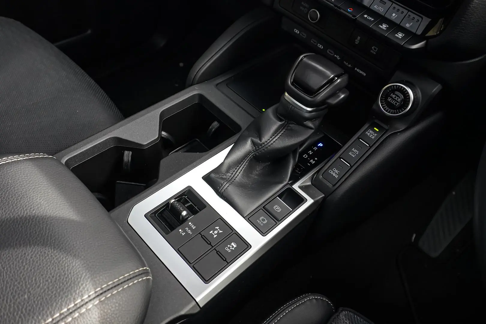 2024 Toyota Landcruiser Prado Gallery Image 18