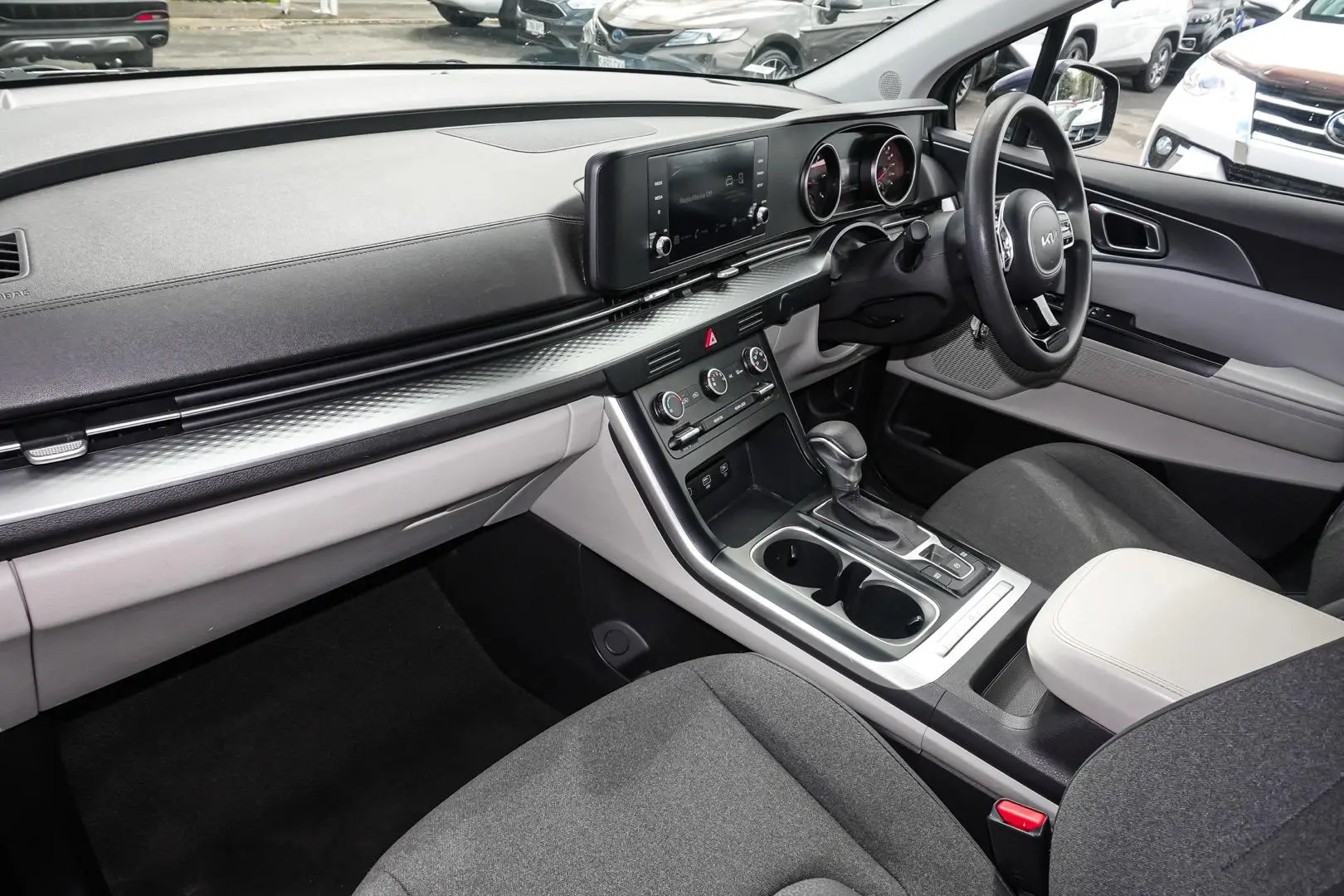 2022 Kia Carnival Gallery Image 10