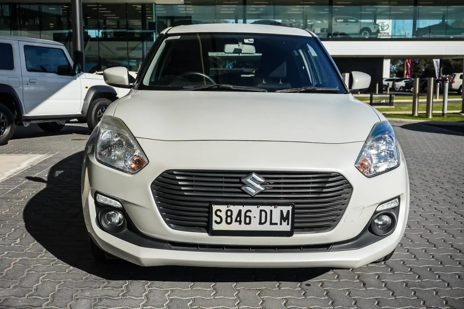 2020 Suzuki Swift Gallery Image 5