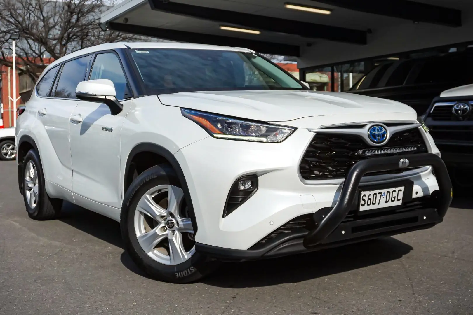 2021 Toyota Kluger Gallery Image 2