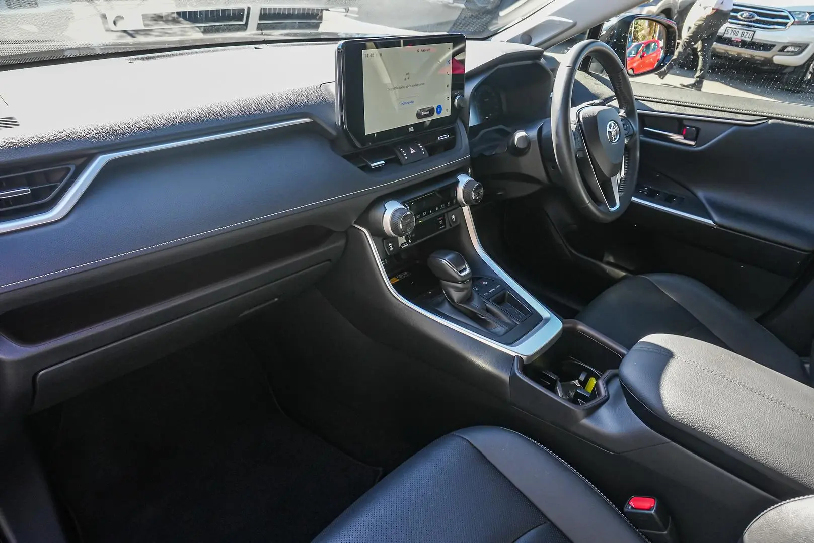 2024 Toyota RAV4 Gallery Image 9