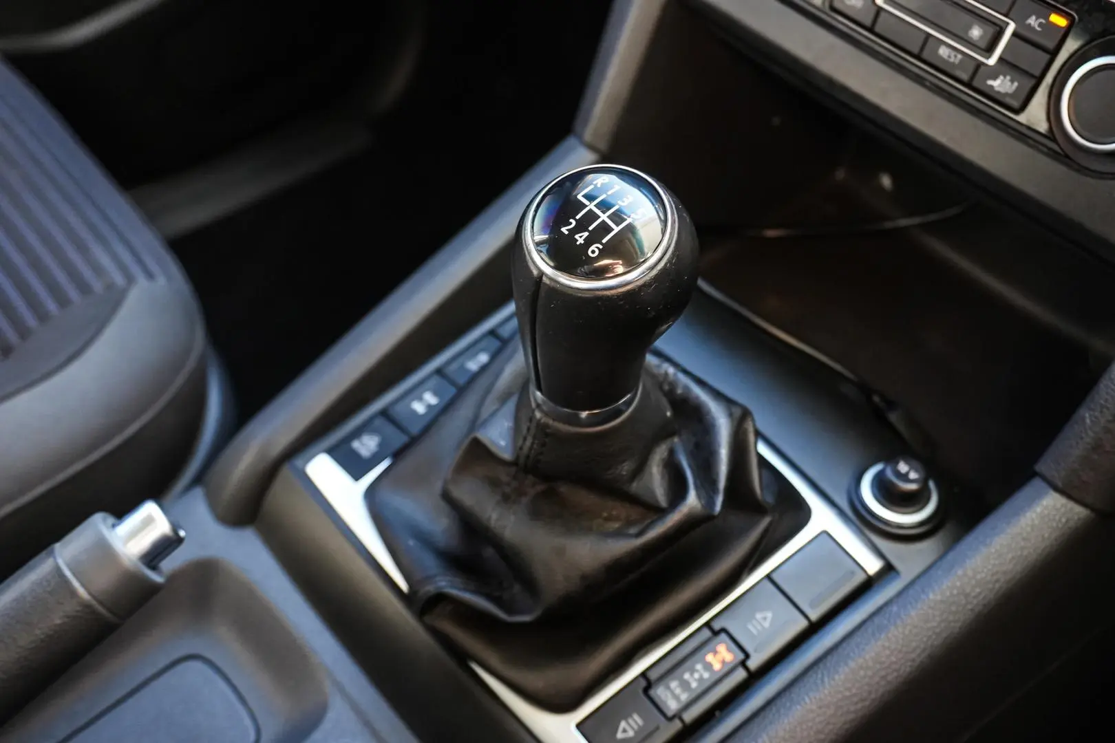 2011 Volkswagen Amarok Gallery Image 18