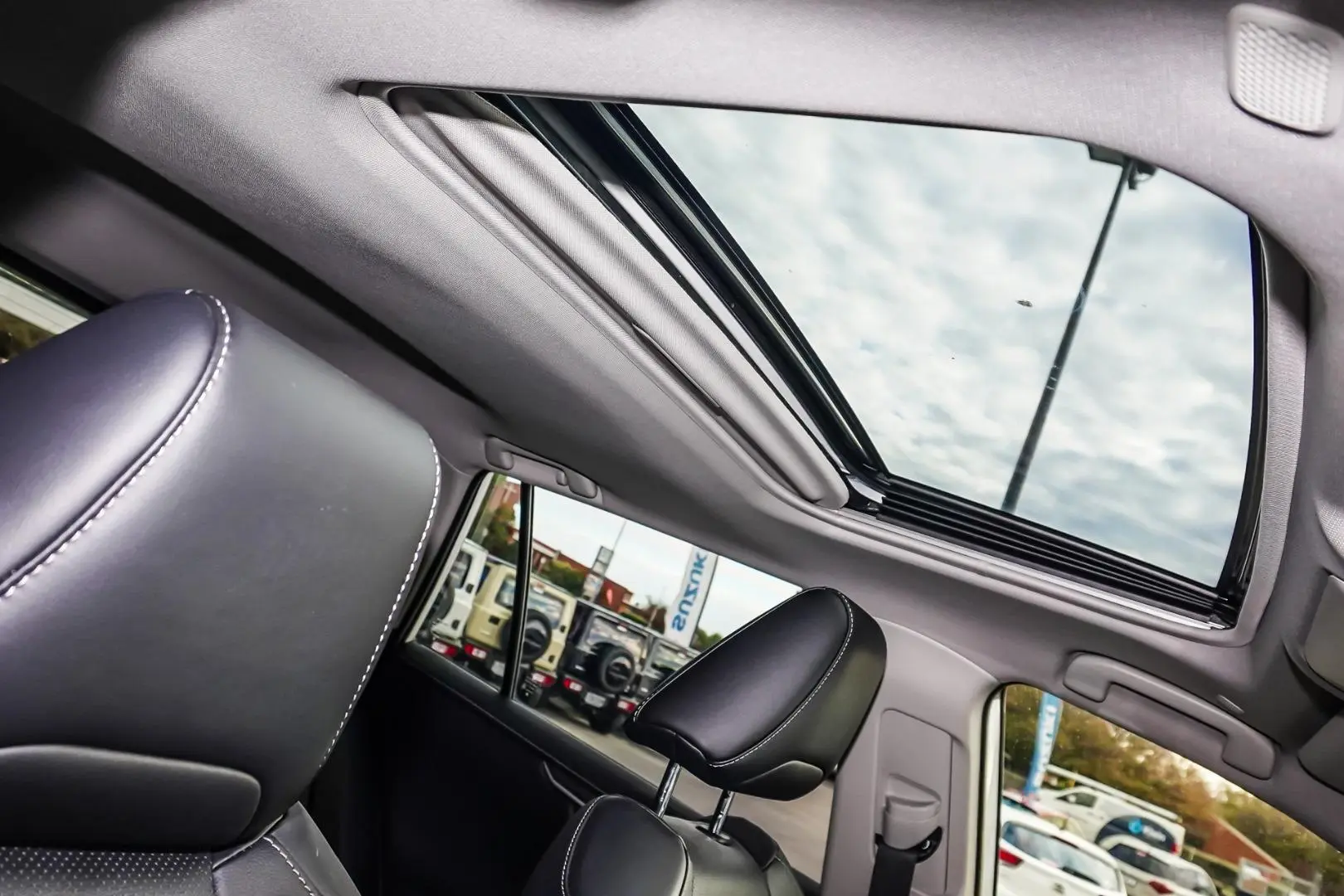 2024 Toyota RAV4 Gallery Image 7
