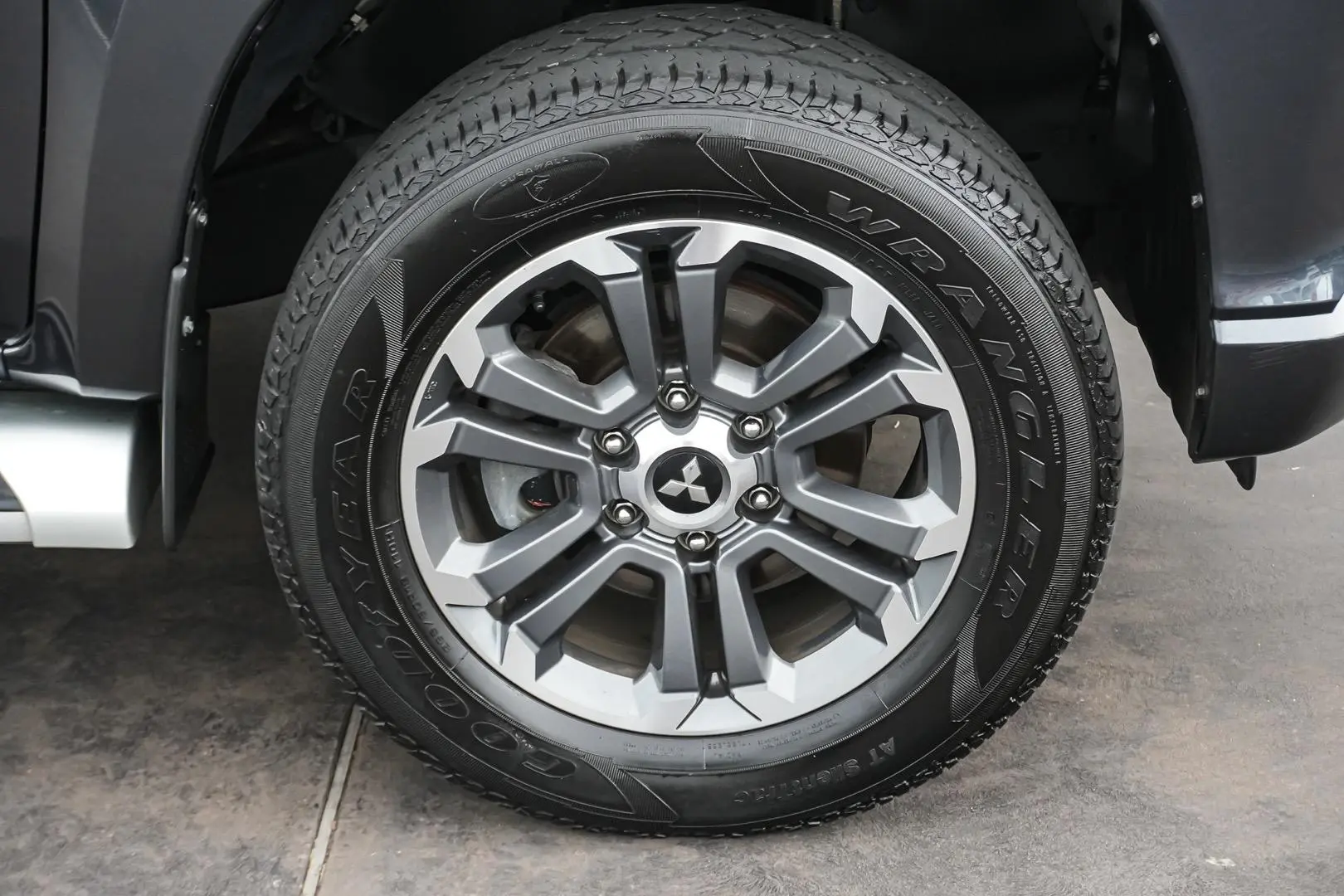 2019 Mitsubishi Triton Gallery Image 13