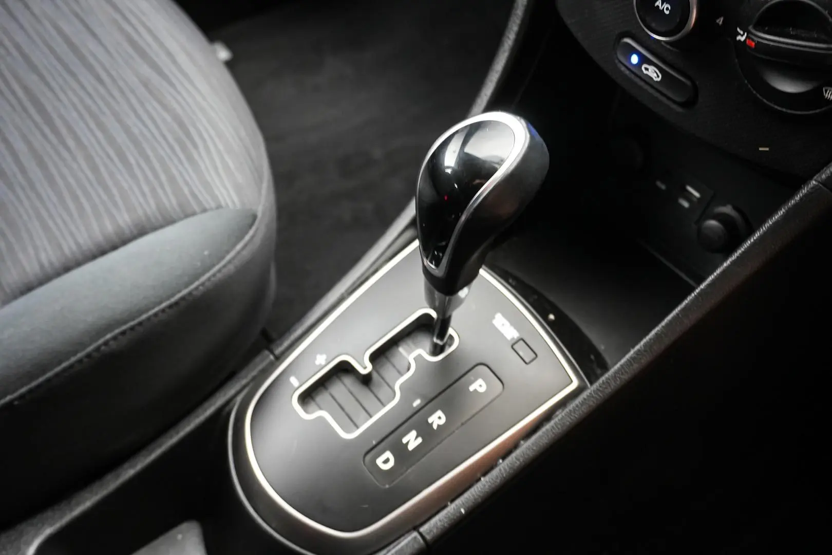 2018 Hyundai Accent Gallery Image 18