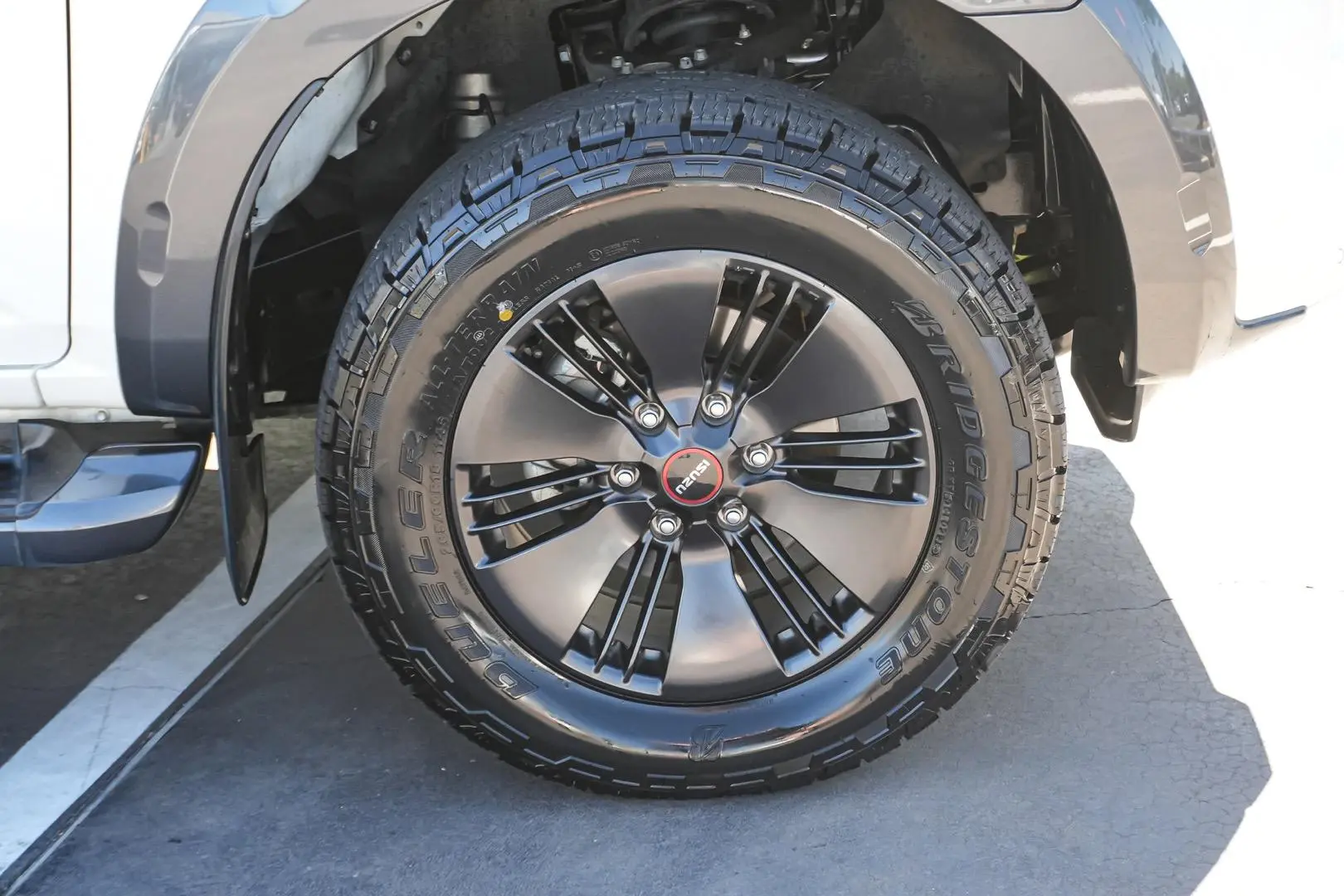 2020 Isuzu D-MAX Gallery Image 12