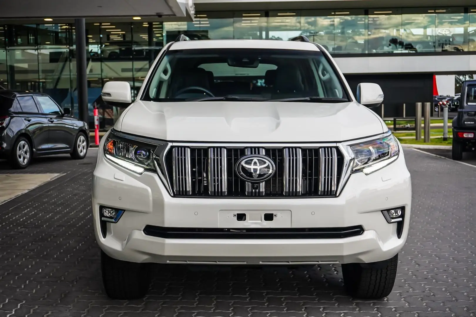2022 Toyota Landcruiser Prado Gallery Image 4