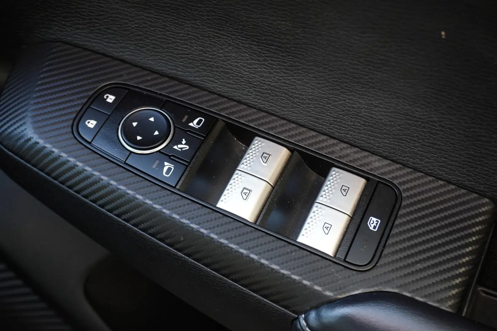 2022 Mitsubishi Outlander Gallery Image 16